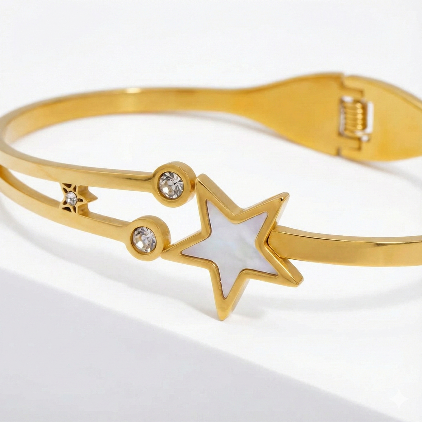 Gold-Plated Stainless Steel Star Themed Anti-Tarnish Bangle Bracelet