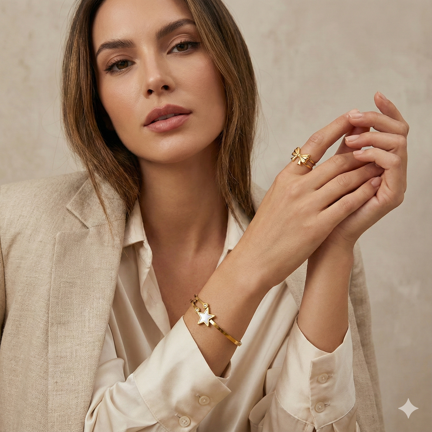 Gold-Plated Stainless Steel Star Themed Anti-Tarnish Bangle Bracelet