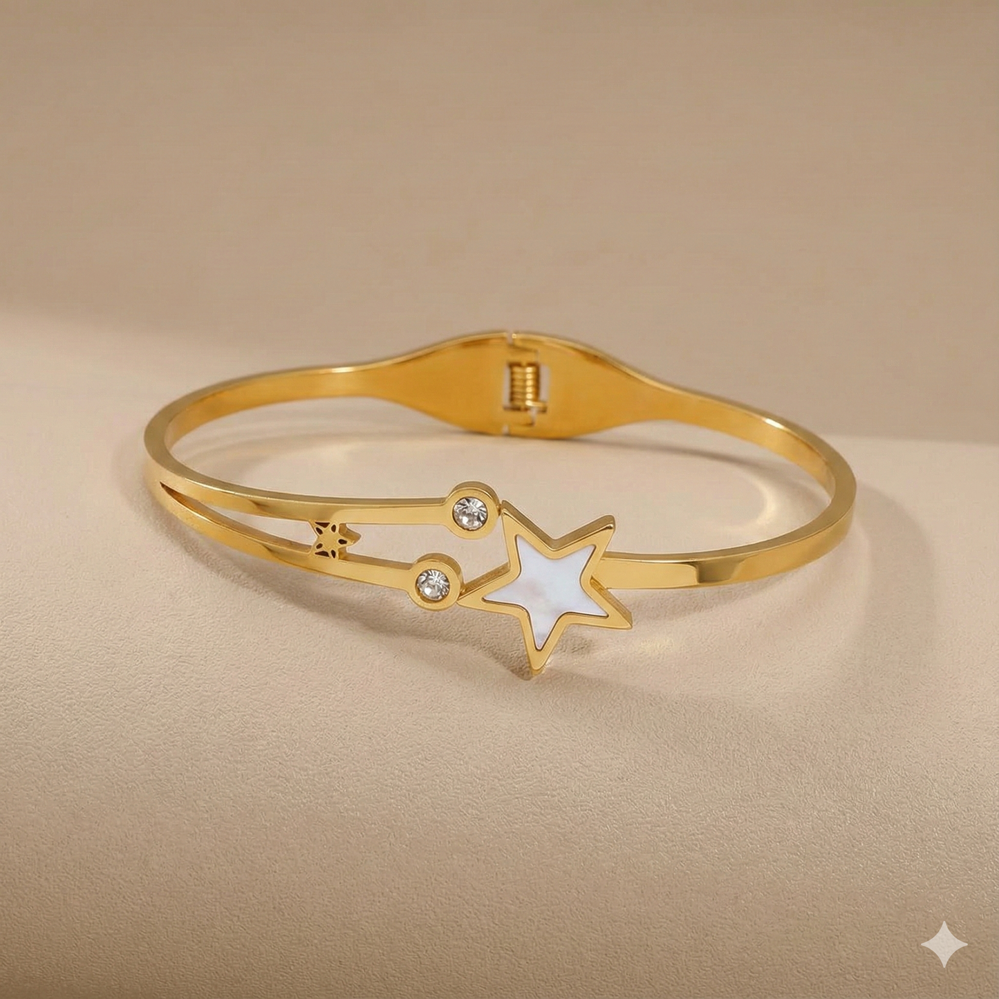 Gold-Plated Stainless Steel Star Themed Anti-Tarnish Bangle Bracelet