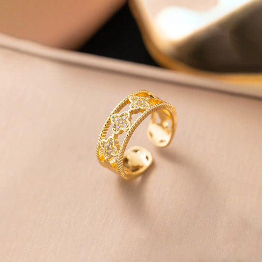 Clover themes gold plated ring