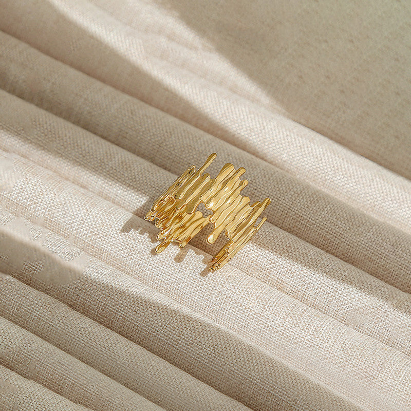 Zic-zac gold plated ring